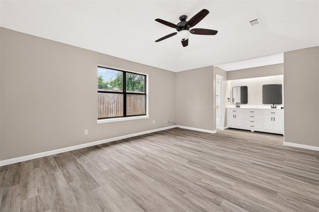 2031 Woodhue Drive, Spring, TX 77386