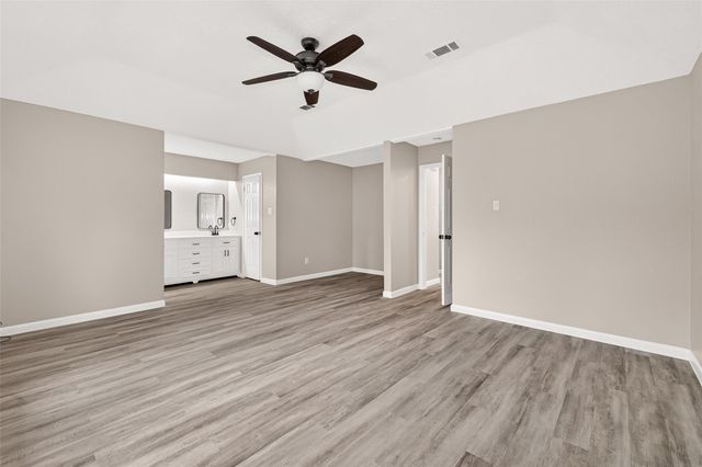 2031 Woodhue Drive, Spring, TX 77386