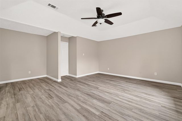 2031 Woodhue Drive, Spring, TX 77386