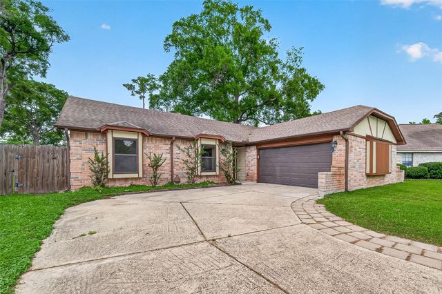 2031 Woodhue Drive, Spring, TX 77386