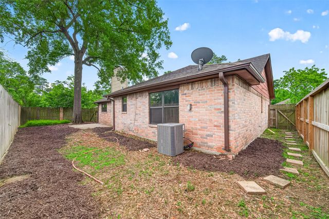 2031 Woodhue Drive, Spring, TX 77386