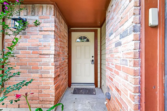 2031 Woodhue Drive, Spring, TX 77386
