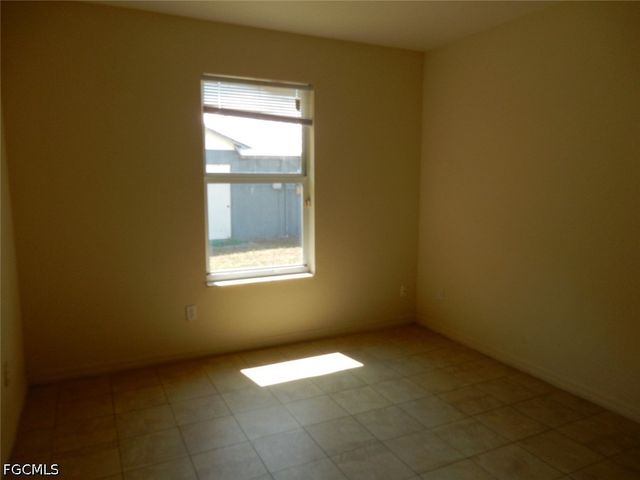 899 Ridgeway DR, North Fort Myers, FL 33903