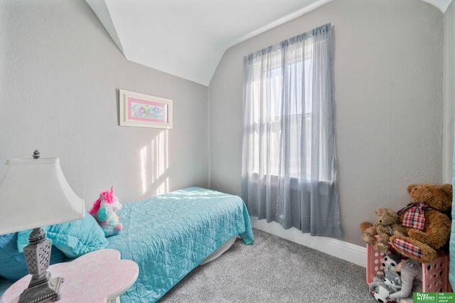 3704 N 19th Street, Omaha, NE 68110