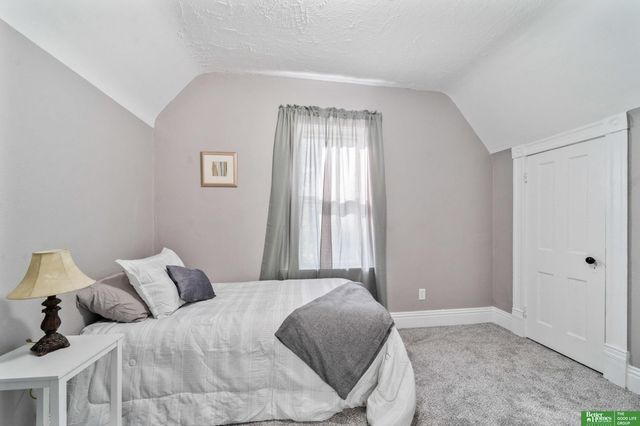 3704 N 19th Street, Omaha, NE 68110