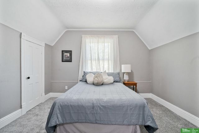 3704 N 19th Street, Omaha, NE 68110