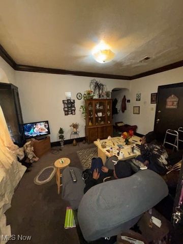 6802 Harvard Avenue, Cleveland, OH 44105