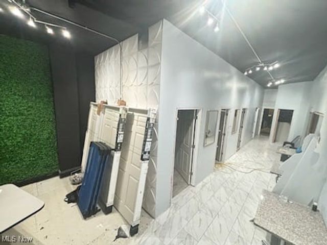 6802 Harvard Avenue, Cleveland, OH 44105