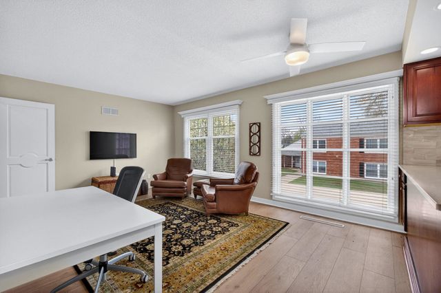 3215 E Locust Street A1-3, Davenport, IA 52803