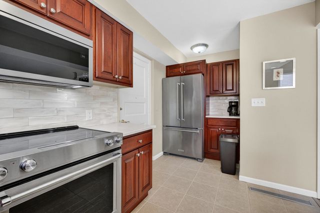 3215 E Locust Street A1-3, Davenport, IA 52803