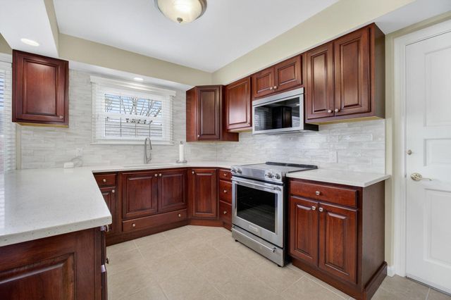 3215 E Locust Street A1-3, Davenport, IA 52803