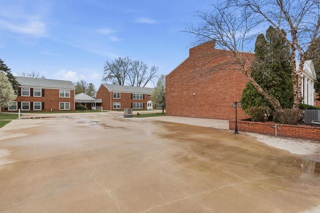3215 E Locust Street A1-3, Davenport, IA 52803