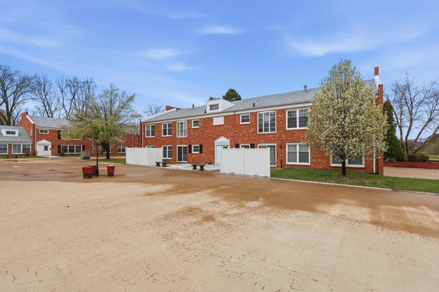 3215 E Locust Street A1-3, Davenport, IA 52803