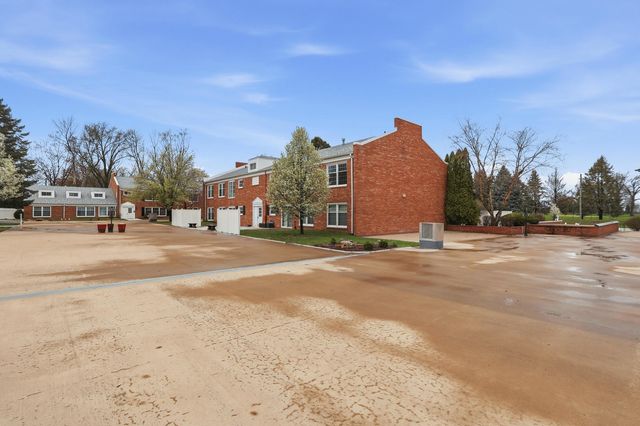 3215 E Locust Street A1-3, Davenport, IA 52803