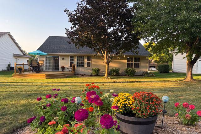 106 Thornhill Drive, Poplar Grove, IL 61065