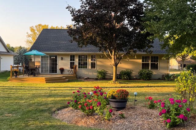 106 Thornhill Drive, Poplar Grove, IL 61065