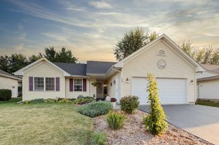 106 Thornhill Drive, Poplar Grove, IL 61065