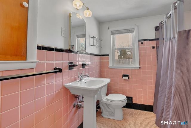 50 Davis Road, East Hartford, CT 06118