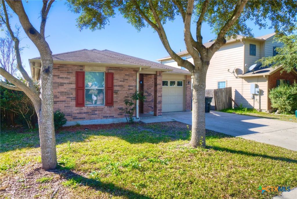656 Cherokee, New Braunfels, TX 78132