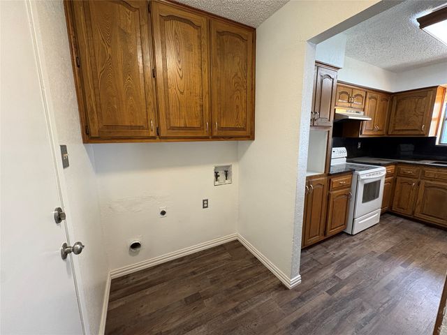 8111 Llano Avenue, Benbrook, TX 76116