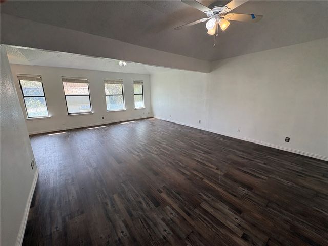 8111 Llano Avenue, Benbrook, TX 76116