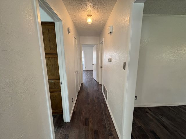 8111 Llano Avenue, Benbrook, TX 76116