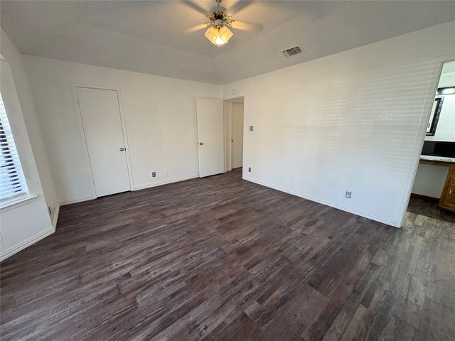 8111 Llano Avenue, Benbrook, TX 76116