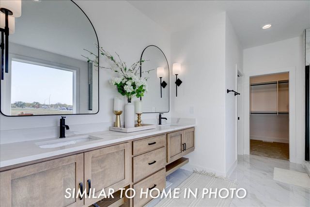 4648 173rd Street, Urbandale, IA 50111