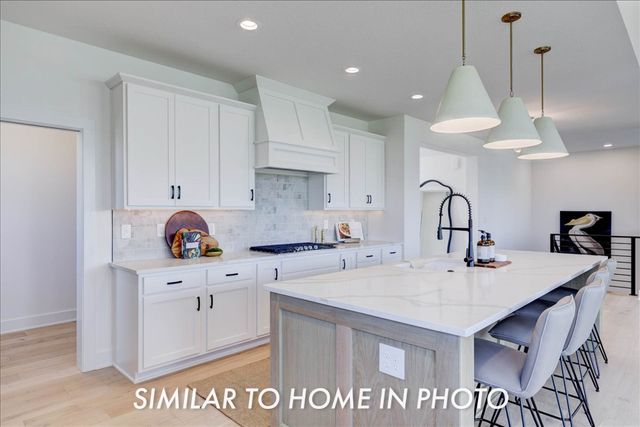 4648 173rd Street, Urbandale, IA 50111