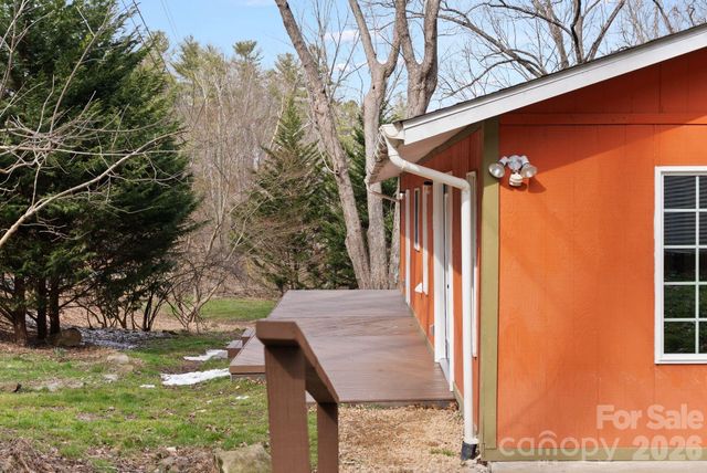 20 Mcdaris Road, Weaverville, NC 28787