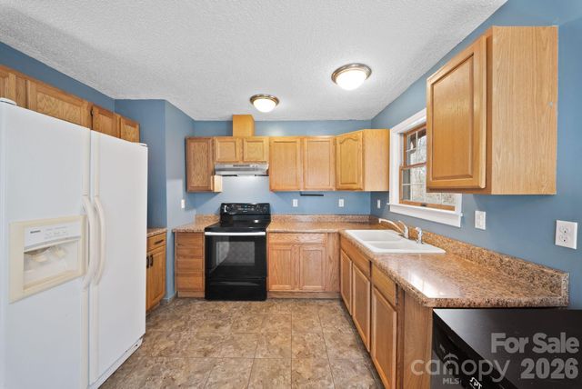 20 Mcdaris Road, Weaverville, NC 28787