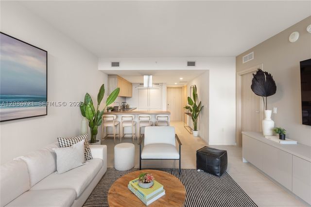 1000 Brickell Plaza 2704, Miami, FL 33131