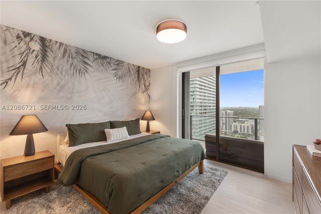 1000 Brickell Plaza 2704, Miami, FL 33131