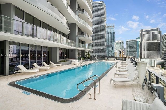 1000 Brickell Plaza 2704, Miami, FL 33131