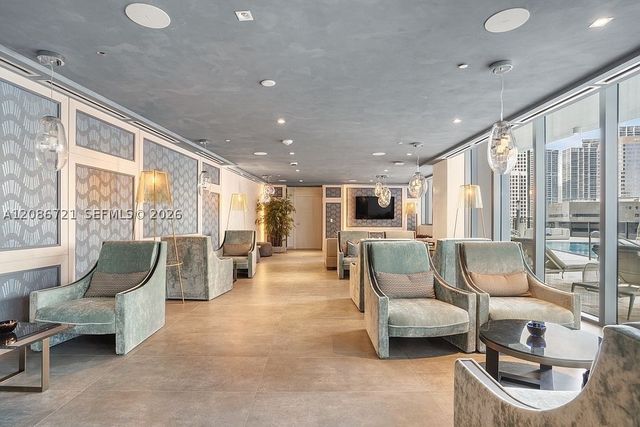 1000 Brickell Plaza 2704, Miami, FL 33131