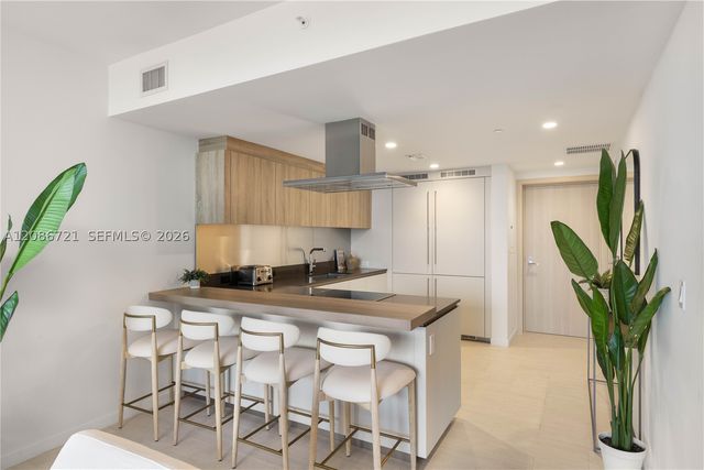 1000 Brickell Plaza 2704, Miami, FL 33131