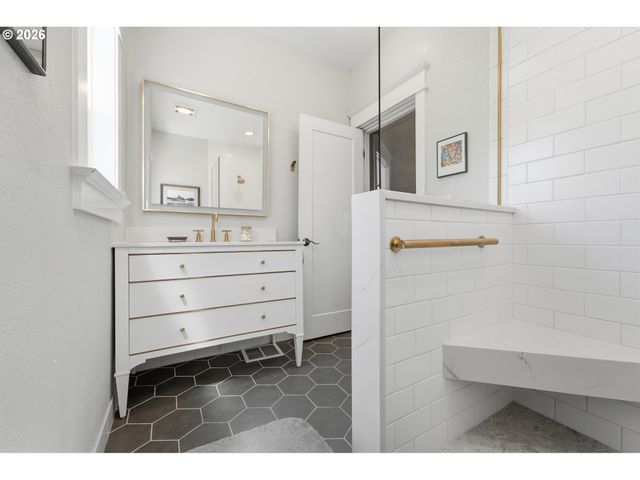 5616 Ne GARFIELD Ave, Portland, OR 97211
