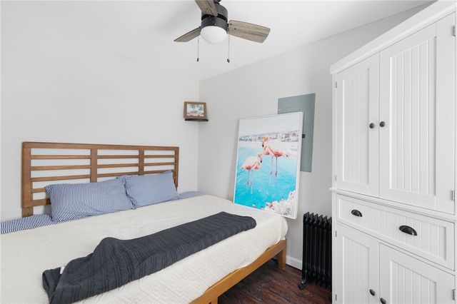 66 Knowlesway Upper unit, Narragansett, RI 02882