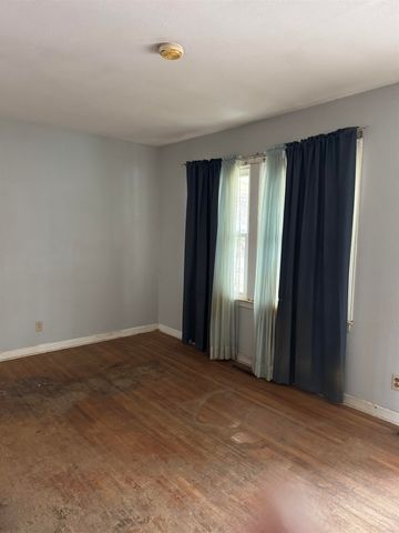 2620 S SANTA FE, Wichita, KS 67216