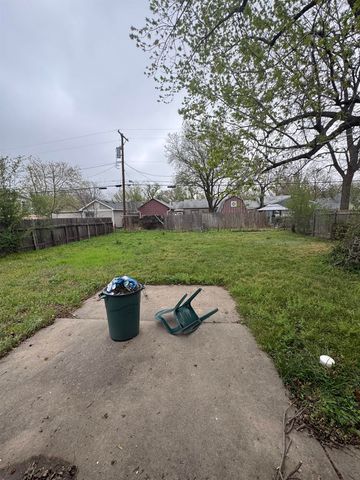 2620 S SANTA FE, Wichita, KS 67216