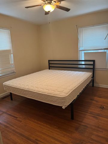 2620 S SANTA FE, Wichita, KS 67216