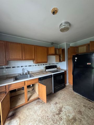 2620 S SANTA FE, Wichita, KS 67216