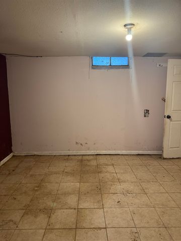 2620 S SANTA FE, Wichita, KS 67216