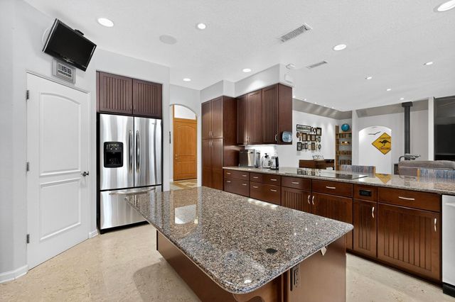 33 Western Trail, Tijeras, NM 87059