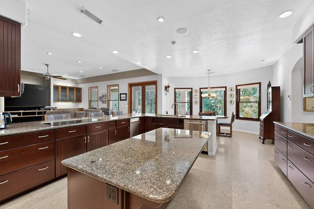 33 Western Trail, Tijeras, NM 87059