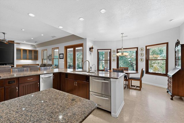 33 Western Trail, Tijeras, NM 87059