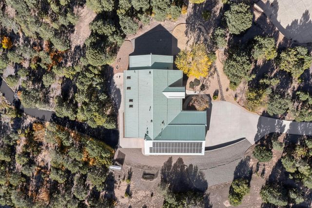 33 Western Trail, Tijeras, NM 87059