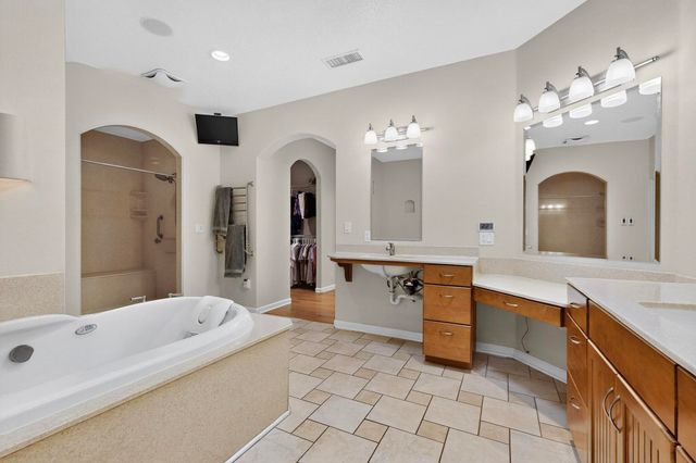 33 Western Trail, Tijeras, NM 87059