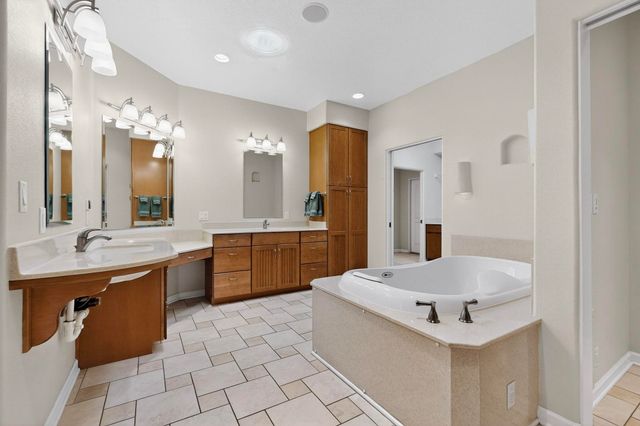 33 Western Trail, Tijeras, NM 87059