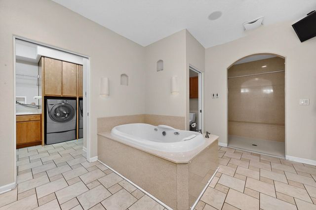 33 Western Trail, Tijeras, NM 87059